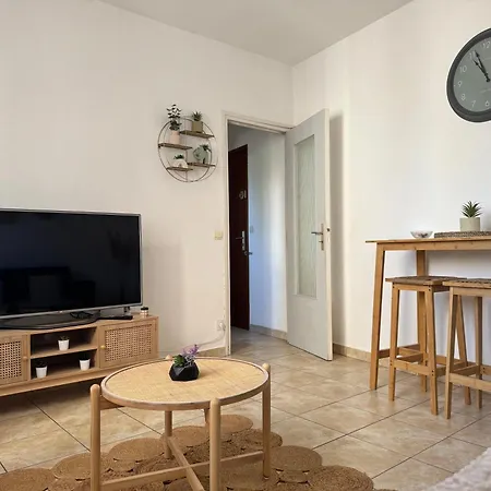 Le Botaniste アパート